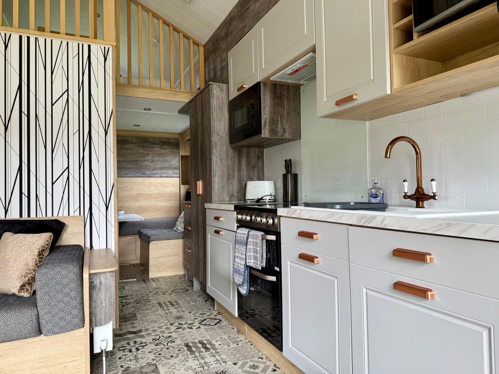 The Parr Pod - Beautiful, Luxury Pod Hotel อาเบอร์ลัวร์ ภายนอก รูปภาพ